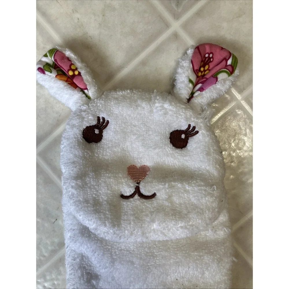 Vera Bradley Bath Mitt LILLI BELL Baby Girl Embroidered Rabbit Face White Pink